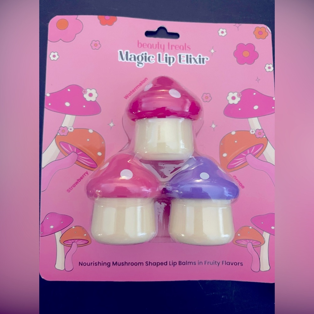 🍄HOST PICK🍄Magic Lip Elixer Mushroom Figural Lip Balm Set, NWT - Picture 1 of 3